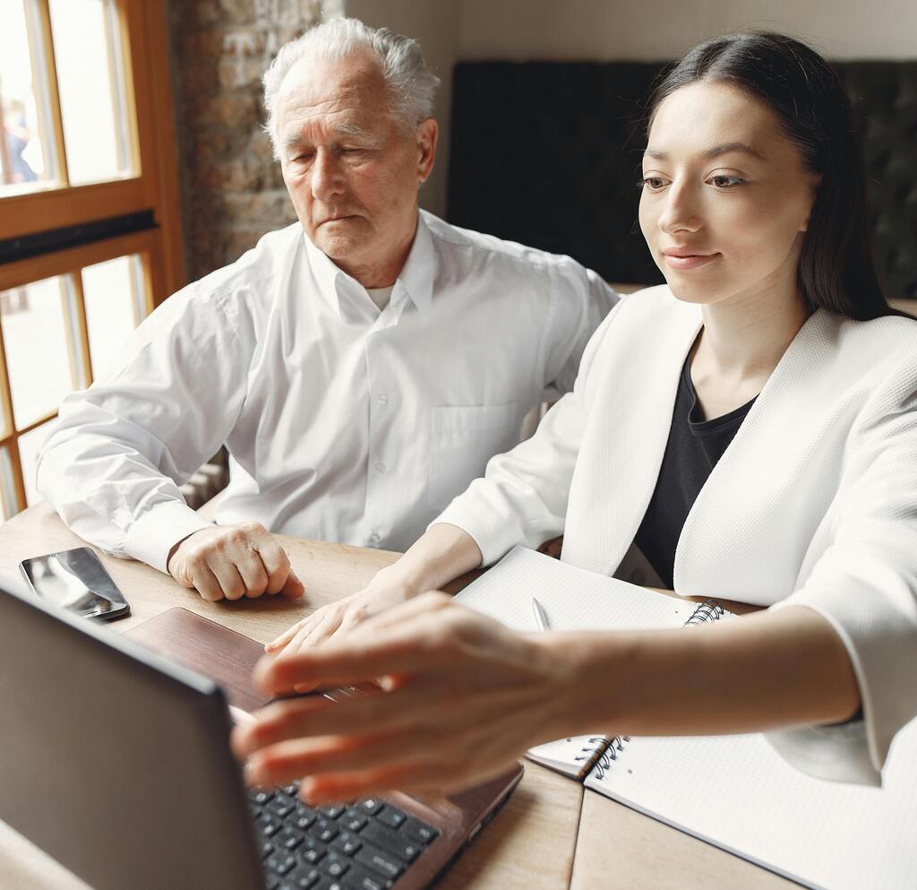 Couple getting a document notarized online through Lesher Notary. A service of Emerald Dreams LLC